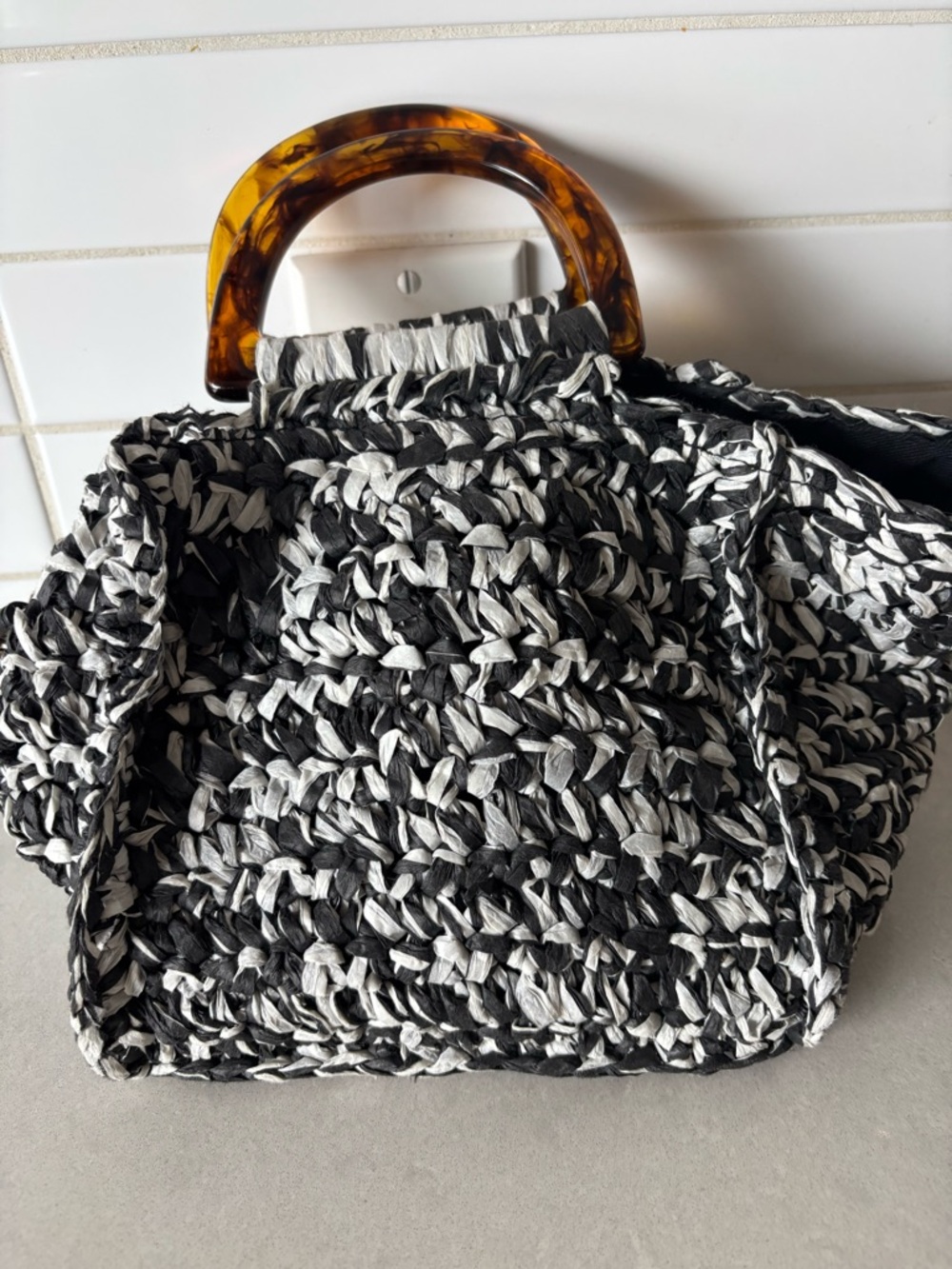 Woven Papier Black & White Tortoiseshell Handle Detachable & Adjust Black Strap